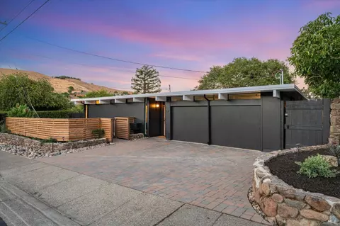 17 Serra Way, San Rafael, CA 94903