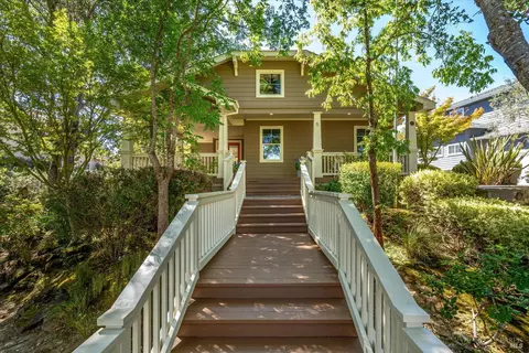 5 Buhman Ct, Napa, CA 94558