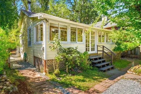 66 Porteous Ave, Fairfax, CA 94930