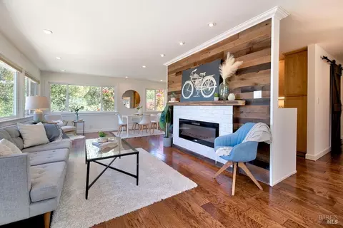 247 Bungalow Ave, San Rafael, CA 94901