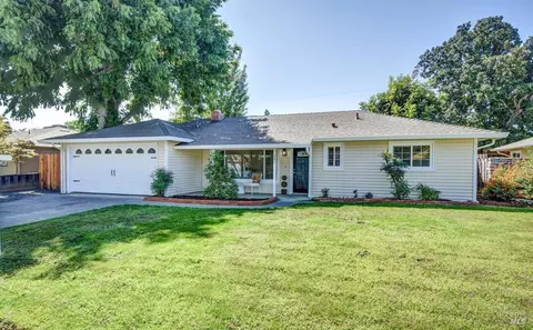 231 Magnolia Ave, Vacaville, CA 95688
