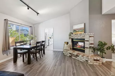 352 Biggs Ct, Windsor, CA 95492 photo 8