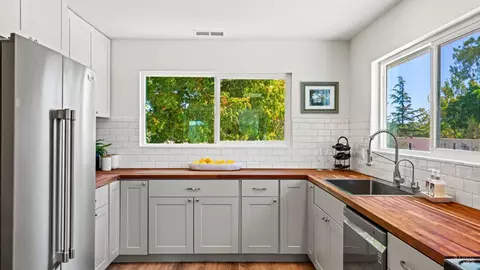 Kitchen - 1286 Sexton Rd, Sebastopol, CA 95472 photo 3 of 4