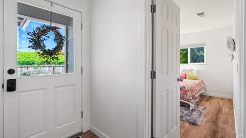 Entry Way - 1286 Sexton Rd, Sebastopol, CA 95472 photo 1 of 2