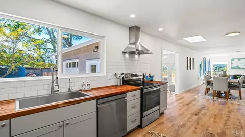 Kitchen - 1286 Sexton Rd, Sebastopol, CA 95472 photo 4 of 4