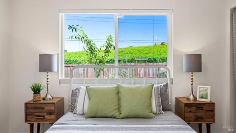 Bedroom - 1286 Sexton Rd, Sebastopol, CA 95472 photo 2 of 5