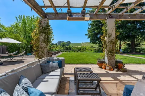 1033 Stonebridge Dr, Napa, CA 94558 photo 3