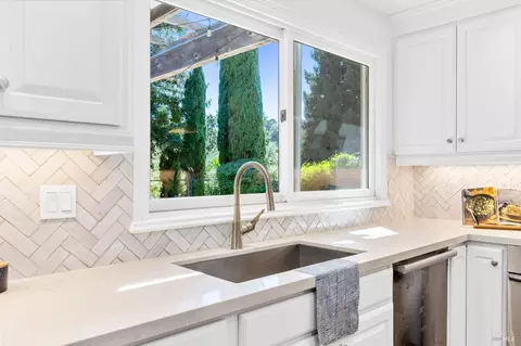 1033 Stonebridge Dr, Napa, CA 94558 photo 16