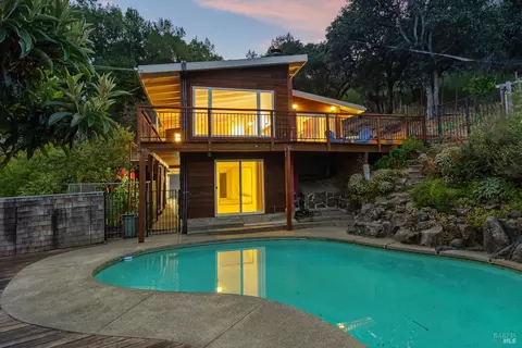 1033 Meadowsweet Dr, Corte Madera, CA 94925 photo 2