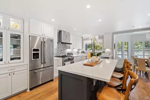 16 Valley Club Cir, Napa, CA 94558