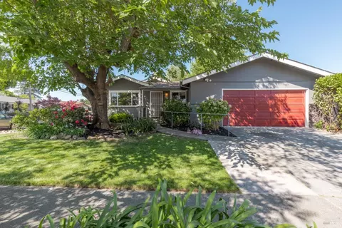 3801 Yosemite Dr, Napa, CA 94558