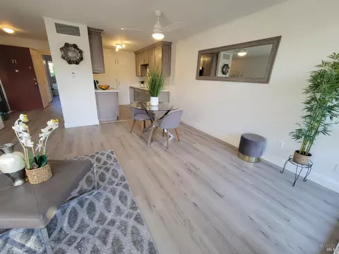 71 Forest Ln, San Rafael, CA 94903