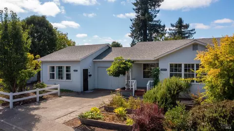 1015-1017 Janero Dr, Santa Rosa, CA 95407