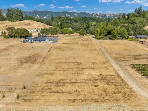7830 East Rd, Redwood Valley, CA 95470