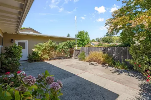 142 Temelec Cir, Sonoma, CA 95476 photo 2