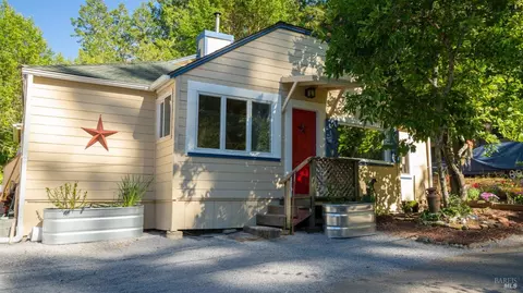 28 Mcclure Ave, Camp Meeker, CA 95419