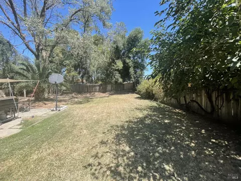 561 E D St, Dixon, CA 95620 photo 32
