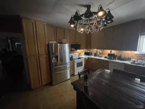 561 E D St, Dixon, CA 95620 photo 17