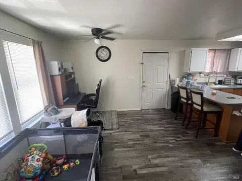 561 E D St, Dixon, CA 95620 photo 8