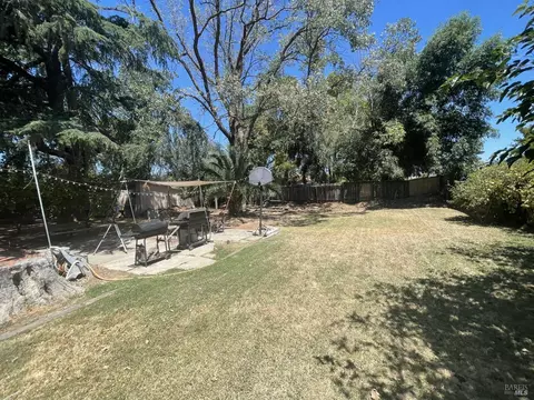 561 E D St, Dixon, CA 95620 photo 33