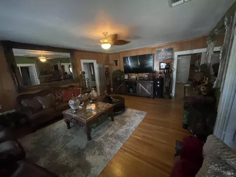 561 E D St, Dixon, CA 95620 photo 16