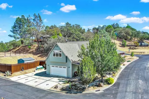 205 Jasmine Ct, Napa, CA 94558