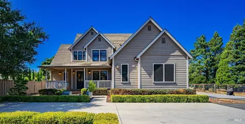 1040 Bloomfield Rd, Sebastopol, CA 95472
