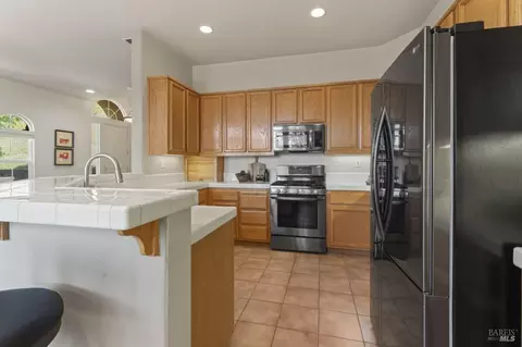 8016 Vertine Ct, Vallejo, CA 94591 photo 11