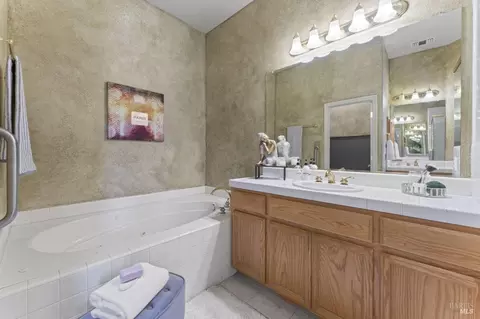 8016 Vertine Ct, Vallejo, CA 94591 photo 24