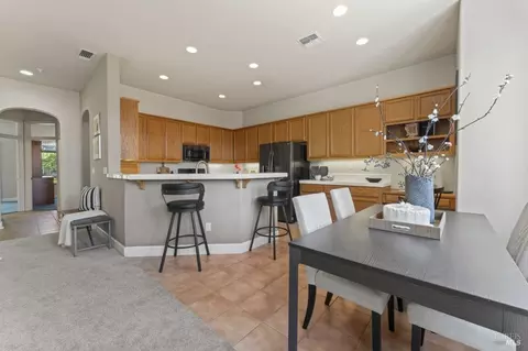 8016 Vertine Ct, Vallejo, CA 94591 photo 10