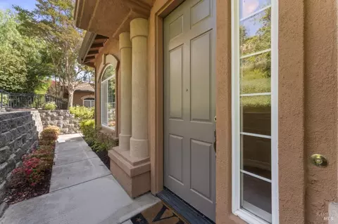 8016 Vertine Ct, Vallejo, CA 94591 photo 4