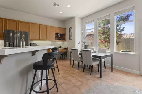 8016 Vertine Ct, Vallejo, CA 94591 photo 9
