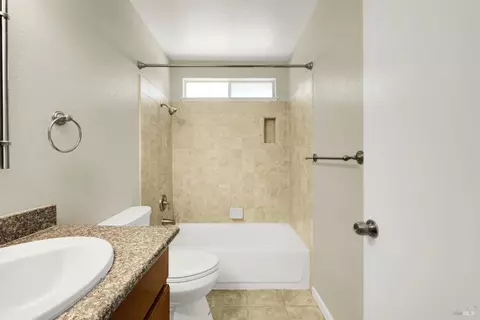 Bath - 193 Diamond Ct, Fairfield, CA 94533 photo 3 of 3