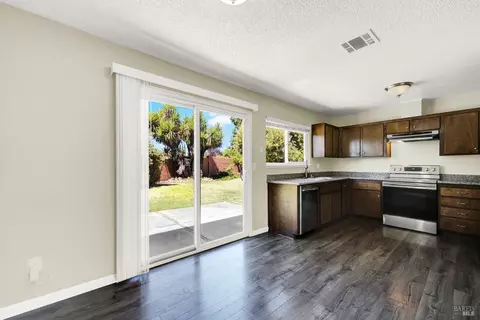 Kitchen - 193 Diamond Ct, Fairfield, CA 94533 photo 1 of 6