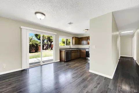 Entry Way - 193 Diamond Ct, Fairfield, CA 94533 photo 1 of 2