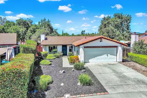 Exterior - 193 Diamond Ct, Fairfield, CA 94533 photo 2 of 25