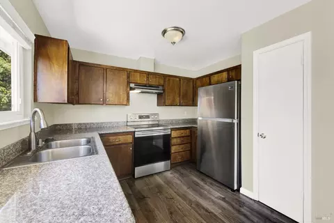 Kitchen - 193 Diamond Ct, Fairfield, CA 94533 photo 2 of 6