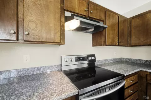 Kitchen - 193 Diamond Ct, Fairfield, CA 94533 photo 5 of 6
