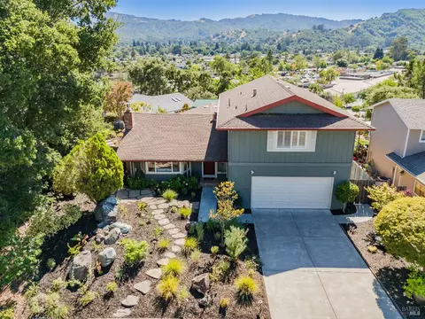 22 Andreas Ct, Novato, CA 94945