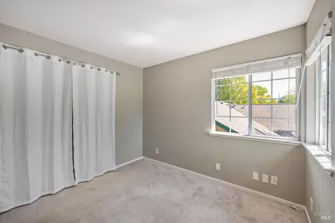 399 Wilson Ln, Windsor, CA 95492 photo 19