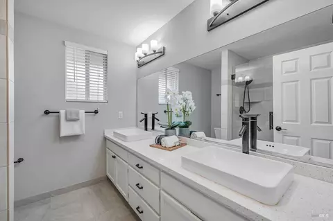 399 Wilson Ln, Windsor, CA 95492 photo 17