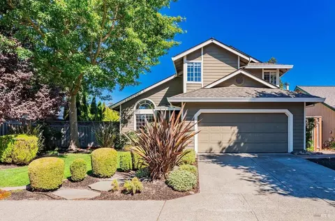399 Wilson Ln, Windsor, CA 95492