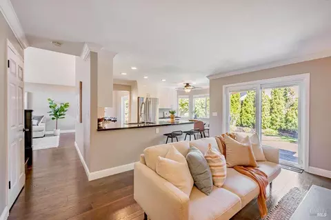 399 Wilson Ln, Windsor, CA 95492 photo 7