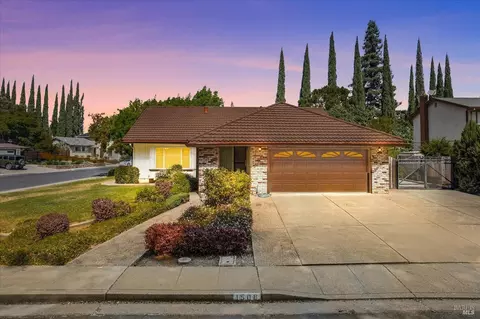 1508 Woodcreek Dr, Fairfield, CA 94534