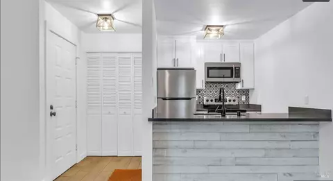 29621 Red Oak Ct #11, Hayward, CA 94544