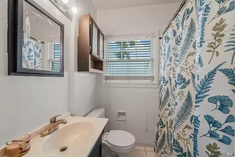 Bath - 214 12th St, Vallejo, CA 94590 photo 1 of 1