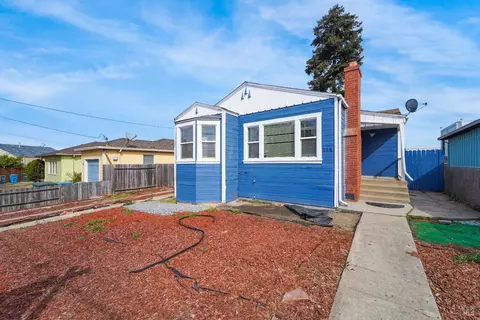 Exterior - 214 12th St, Vallejo, CA 94590 photo 3 of 5