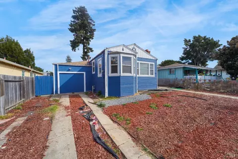Exterior - 214 12th St, Vallejo, CA 94590 photo 2 of 5