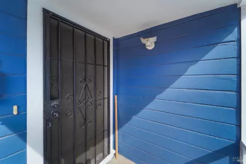 Entry Way - 214 12th St, Vallejo, CA 94590 photo 1 of 2