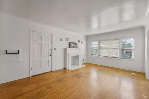 Living - 214 12th St, Vallejo, CA 94590 photo 1 of 4